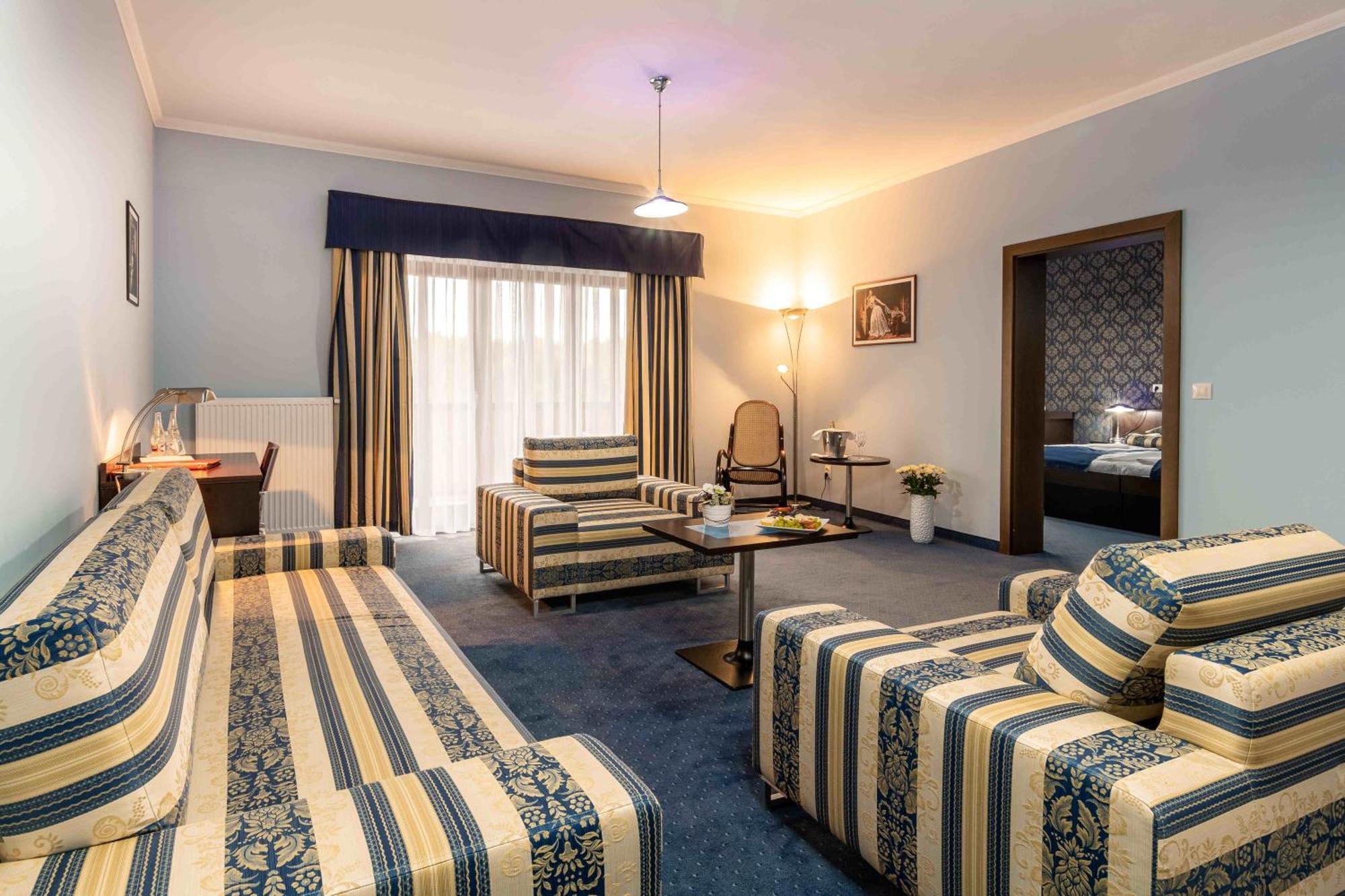Hotel Studanka Rychnov nad Kneznou Esterno foto